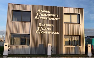 Enseigne lettres découpées